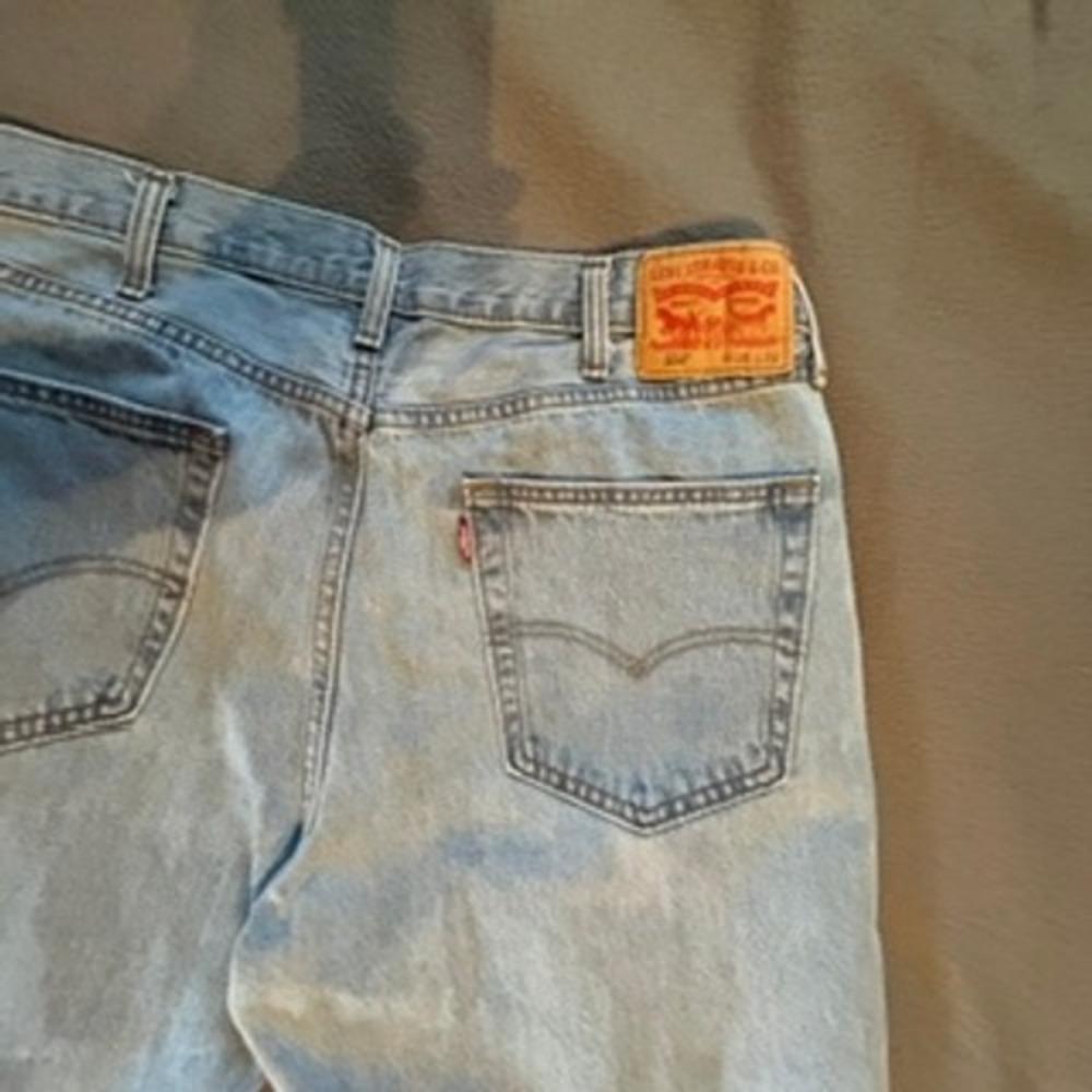 Levi's 550 Relaxed Fit Tapered Leg Light Wash Blue Denim Jeans Mens W38 L32 - Picture 3 of 10